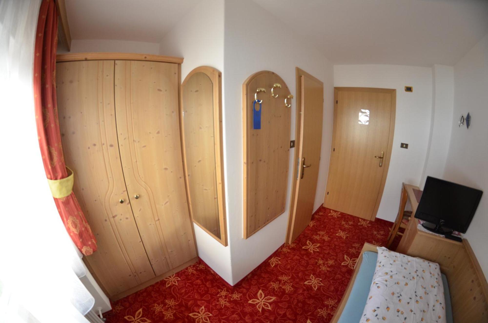 Bed and Breakfast Garni Ossi Santa Cristina Val Gardena Номер фото