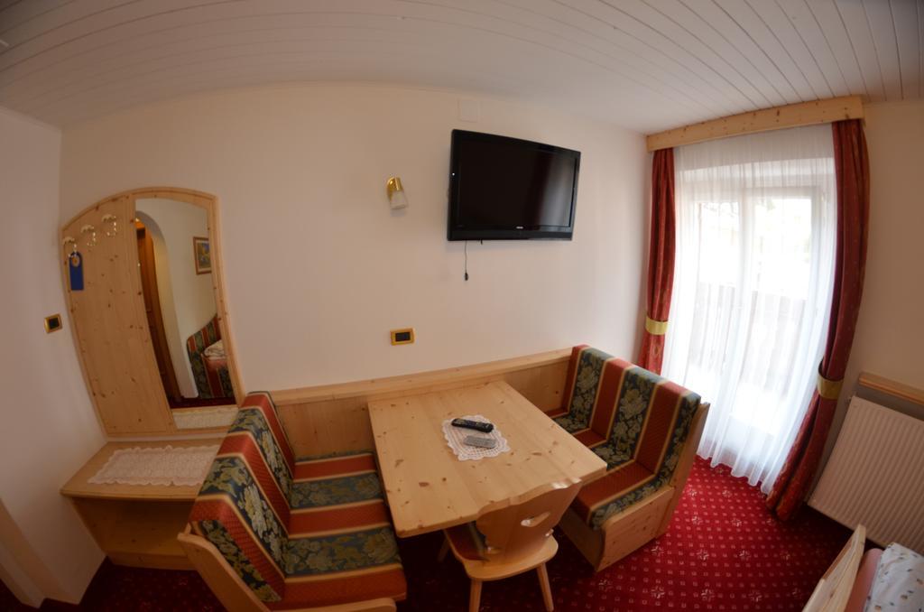 Bed and Breakfast Garni Ossi Santa Cristina Val Gardena Номер фото