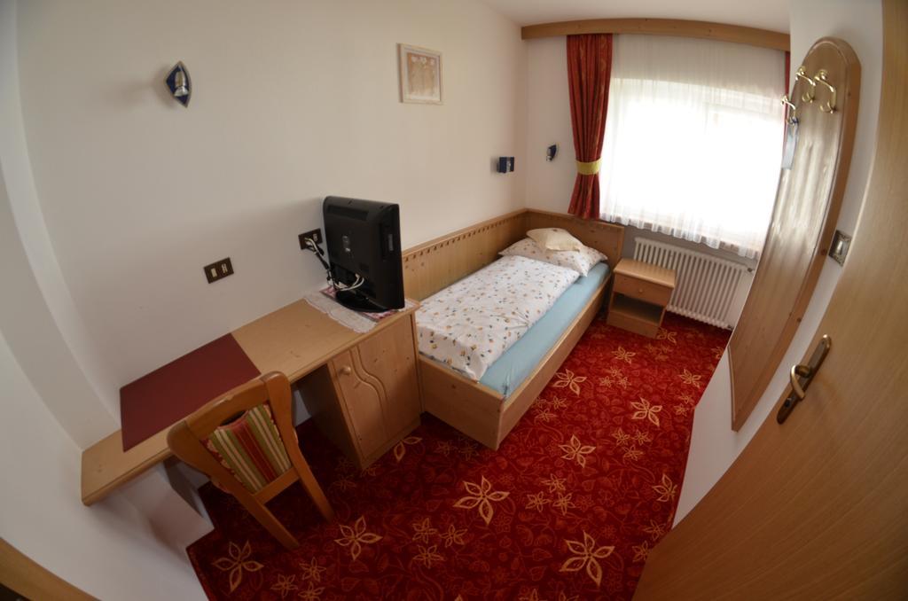 Bed and Breakfast Garni Ossi Santa Cristina Val Gardena Номер фото