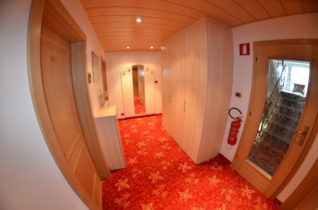 Bed and Breakfast Garni Ossi Santa Cristina Val Gardena Экстерьер фото